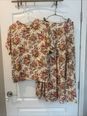 Vintage Alexander Campbell French Floral Two-Piece Set in Cream, Red & Yellow 12